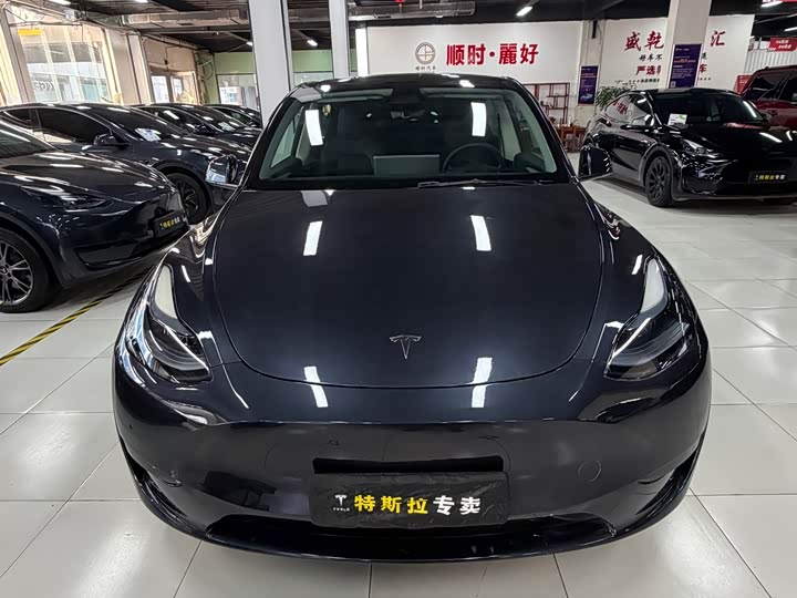 Фото 2 - Tesla Model Y