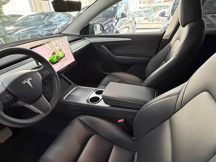 Фото 4 - Tesla Model Y