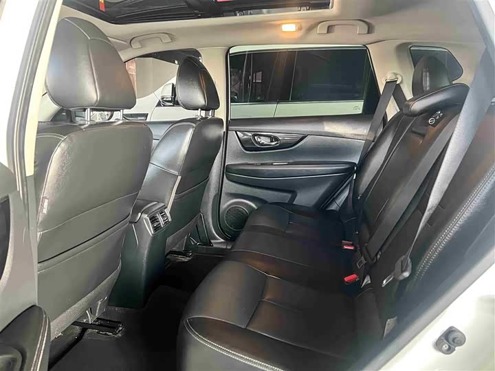 Фото 6 - Nissan X-Trail