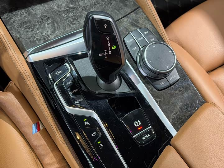 Фото 18 - BMW 6 Series GT