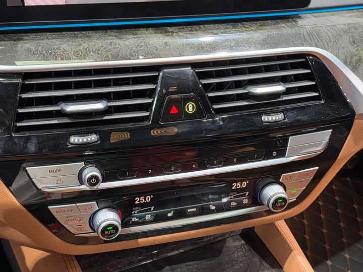 Фото 24 - BMW 6 Series GT