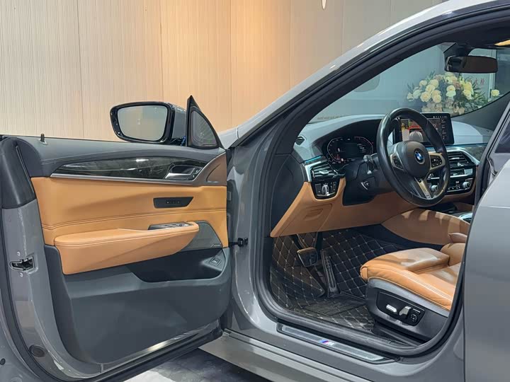 Фото 5 - BMW 6 Series GT