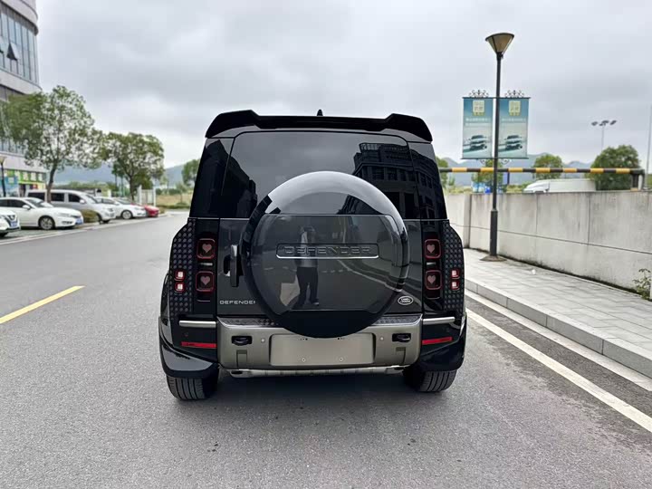 Фото 4 - Land Rover Defender