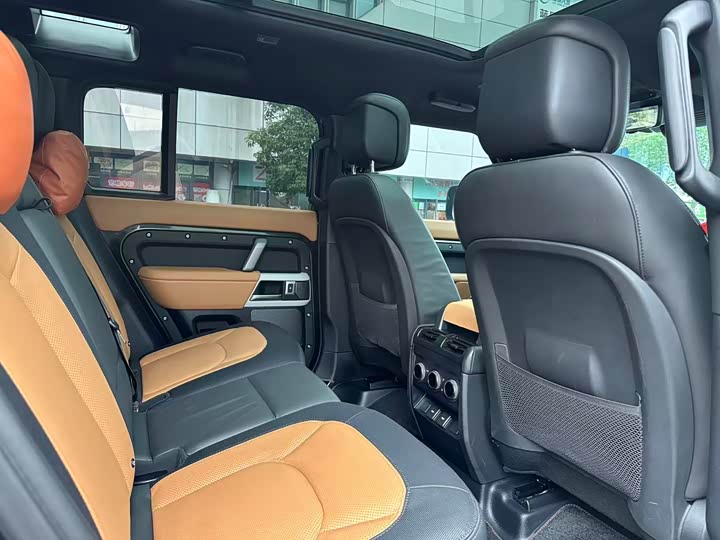 Фото 9 - Land Rover Defender