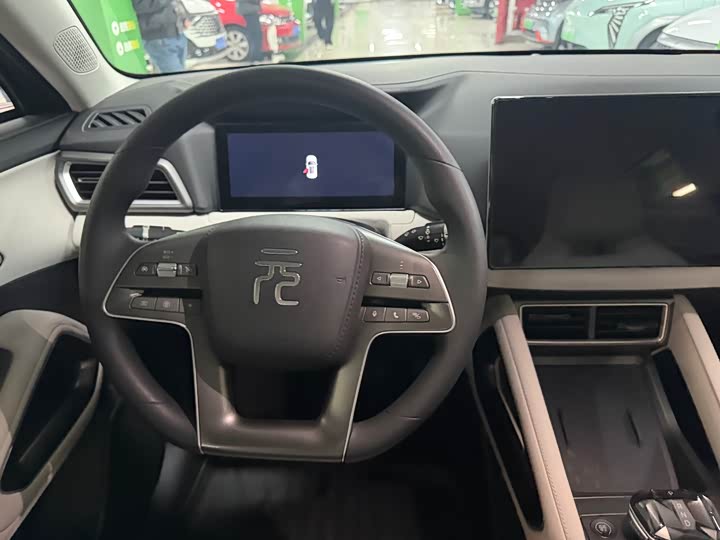 Фото 10 - BYD Yuan Up