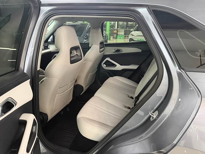 Фото 8 - BYD Yuan Up