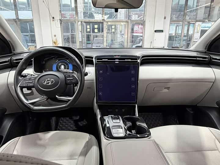 Фото 12 - Hyundai Tucson L