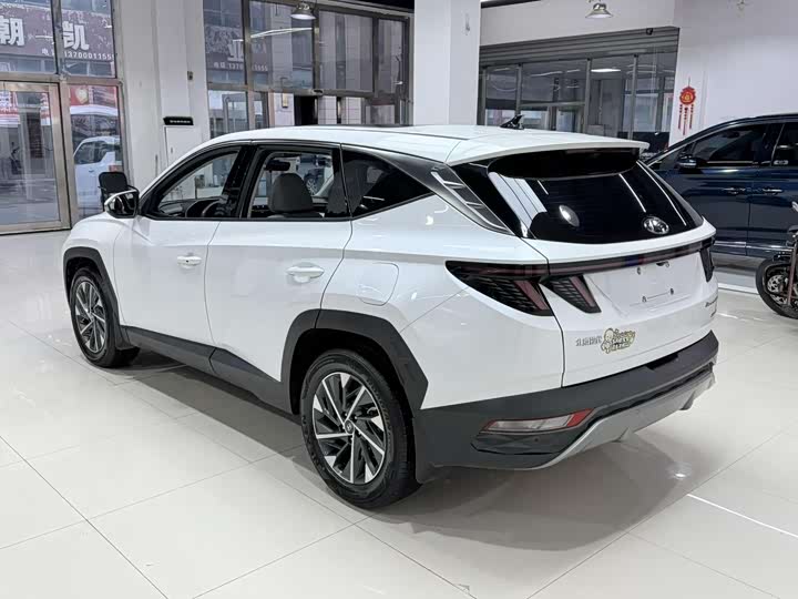 Фото 4 - Hyundai Tucson L