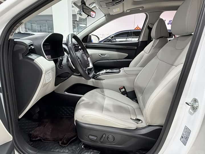 Фото 8 - Hyundai Tucson L