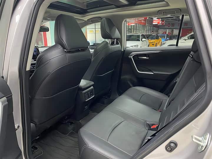 Фото 12 - Toyota Wildlander