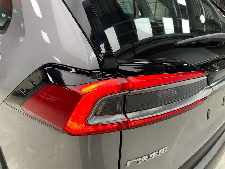 Фото 18 - Toyota Wildlander