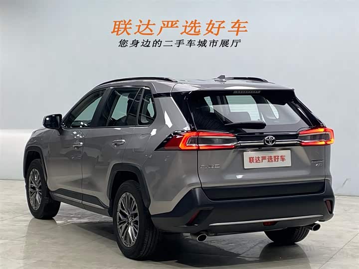 Фото 22 - Toyota Wildlander