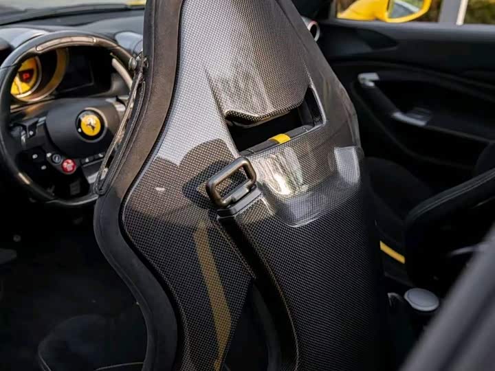 Фото 9 - Ferrari F8