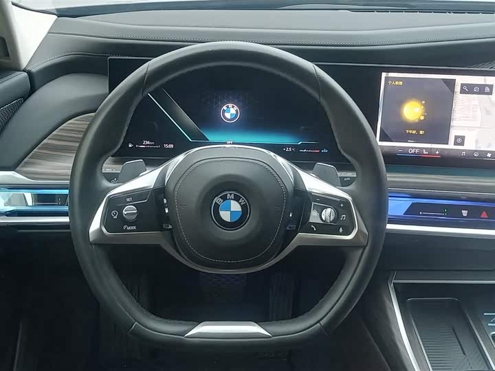 Фото 14 - BMW 7 Series