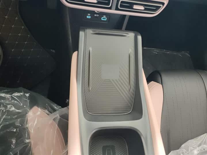 Фото 16 - BYD Seagull