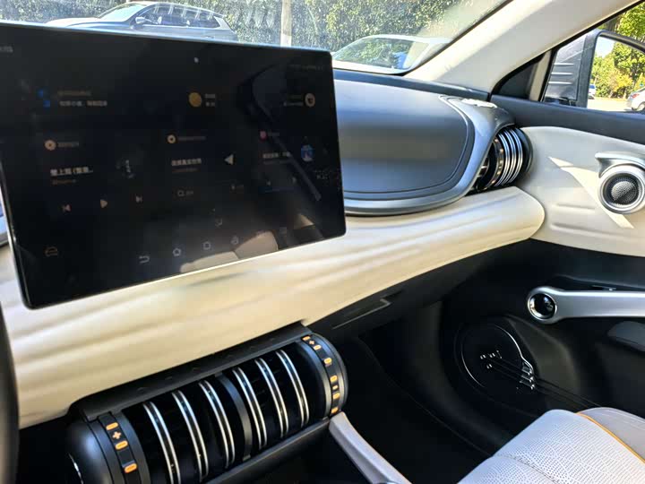 Фото 4 - BYD Yuan Plus