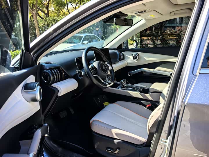 Фото 5 - BYD Yuan Plus