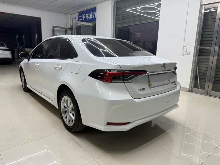 Фото 4 - Toyota Corolla