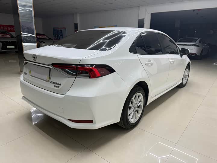 Фото 5 - Toyota Corolla