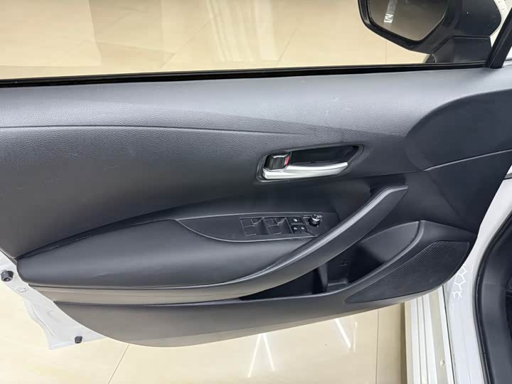 Фото 6 - Toyota Corolla