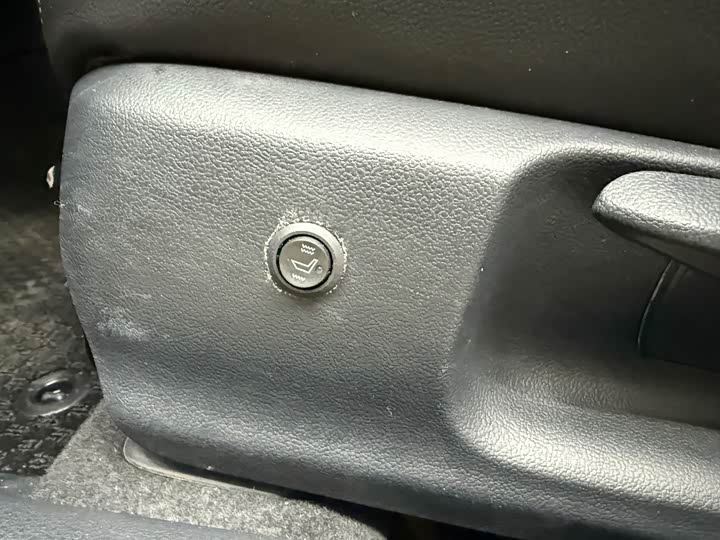 Фото 8 - Toyota Corolla