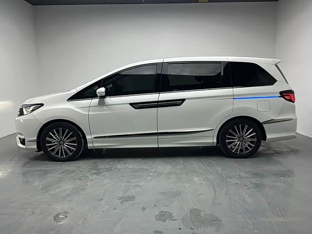 Фото 4 - Honda Elysion