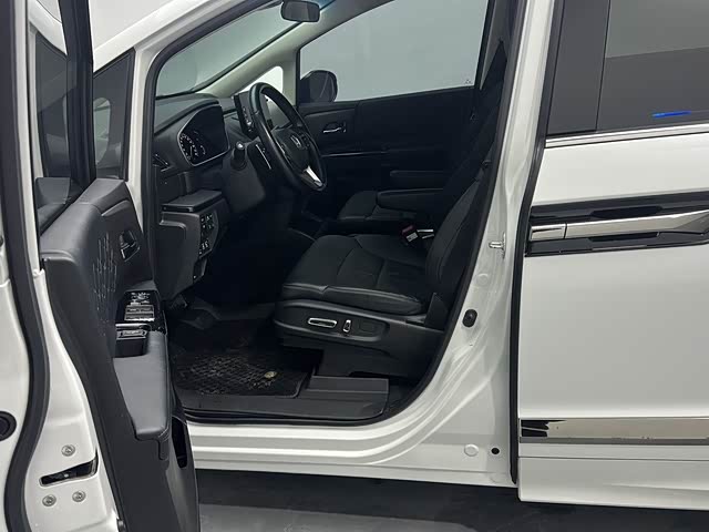 Фото 8 - Honda Elysion