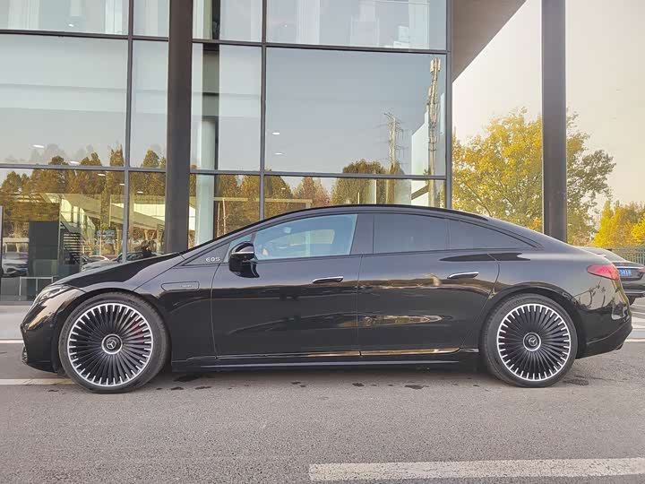 Фото 3 - Mercedes-Benz EQS AMG