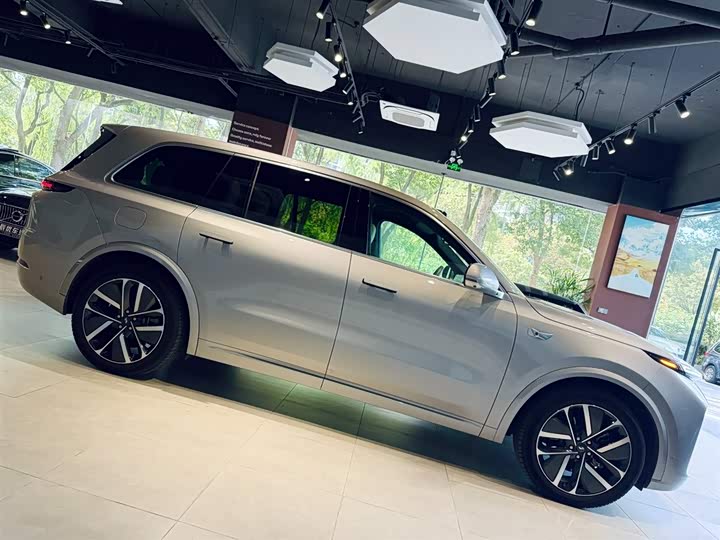 Фото 2 - LiXiang L9