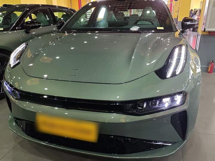 Фото 3 - Zeekr 001