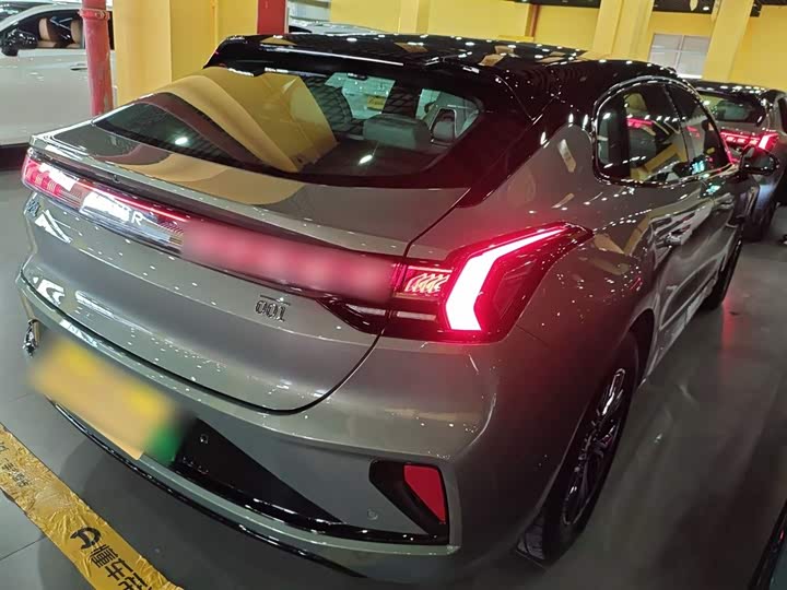 Фото 7 - Zeekr 001