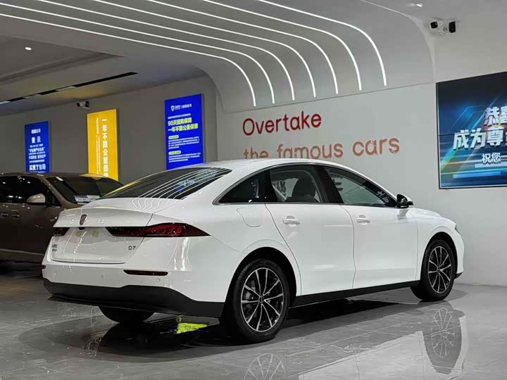 Фото 6 - Roewe D7