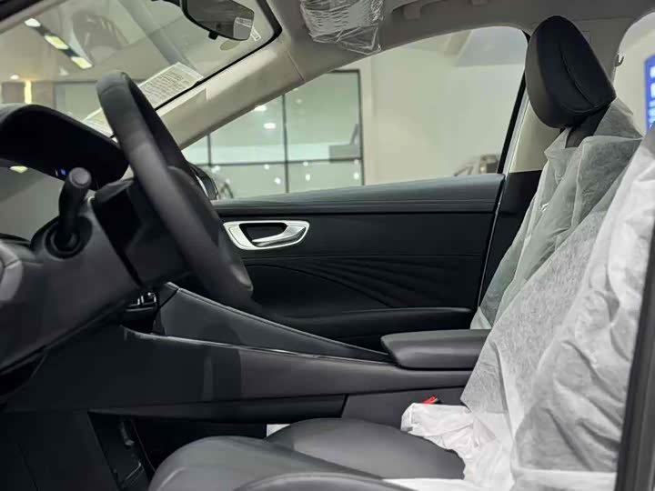 Фото 7 - Roewe D7