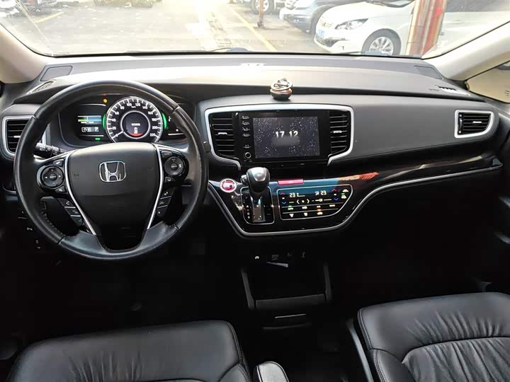 Фото 10 - Honda Odyssey