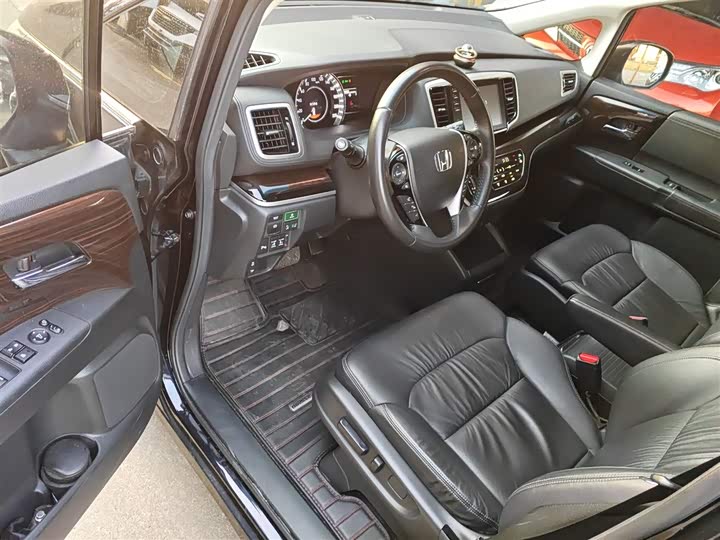 Фото 16 - Honda Odyssey