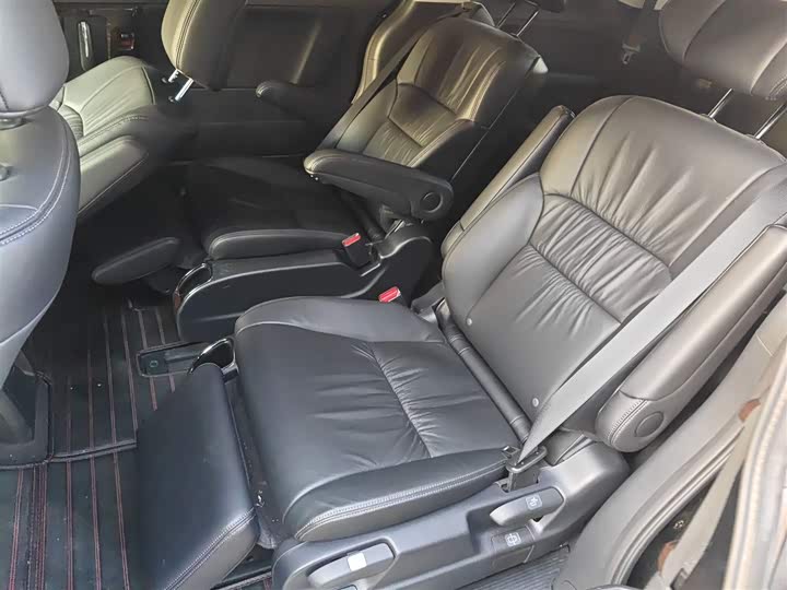 Фото 17 - Honda Odyssey