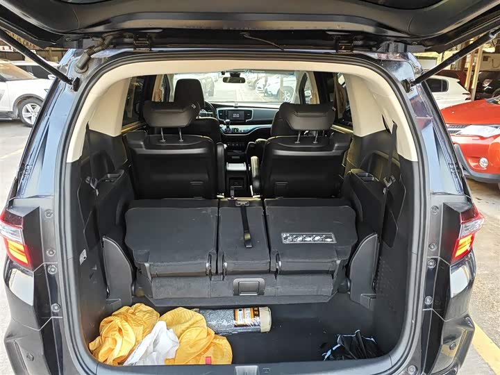 Фото 19 - Honda Odyssey