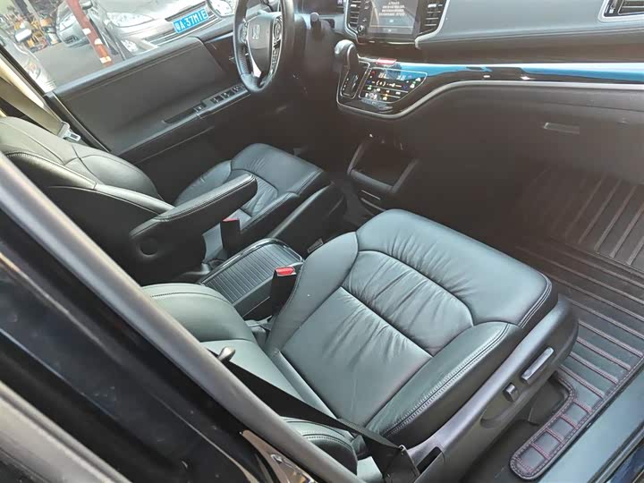 Фото 25 - Honda Odyssey