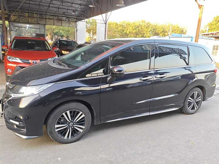 Фото 5 - Honda Odyssey