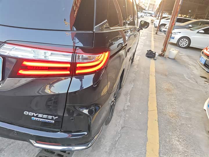 Фото 8 - Honda Odyssey