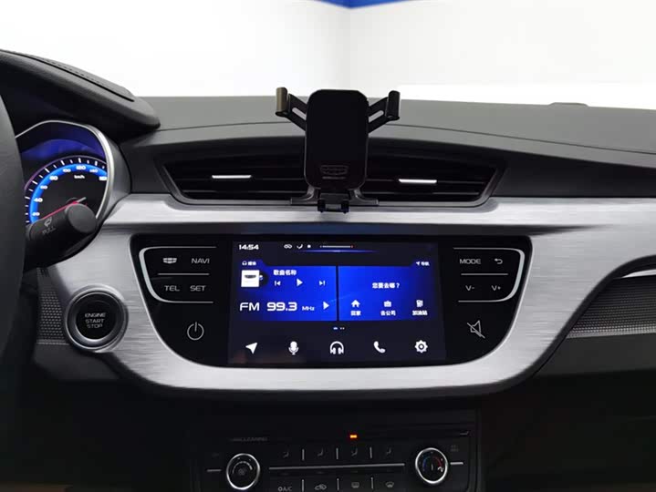 Фото 13 - Geely Vision