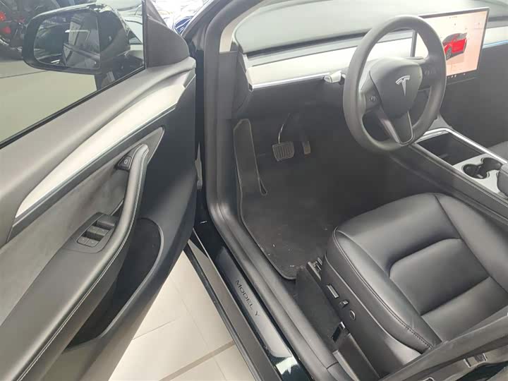 Фото 16 - Tesla Model Y
