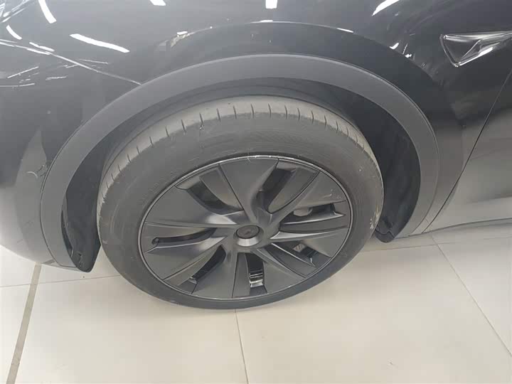 Фото 23 - Tesla Model Y