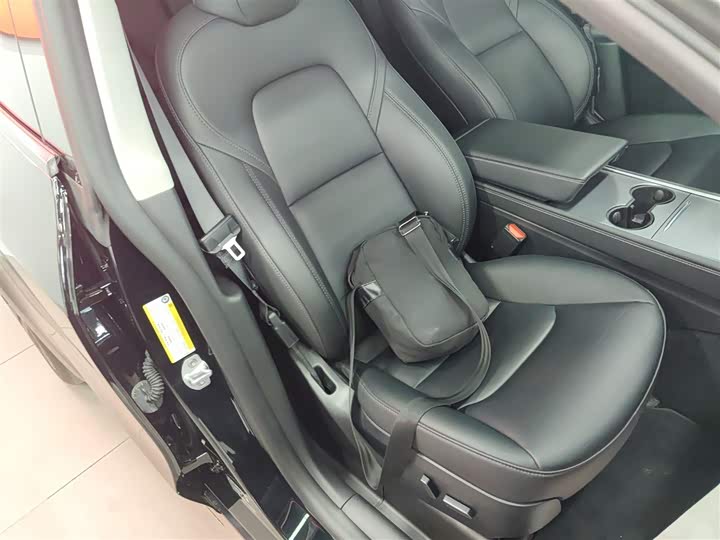 Фото 25 - Tesla Model Y