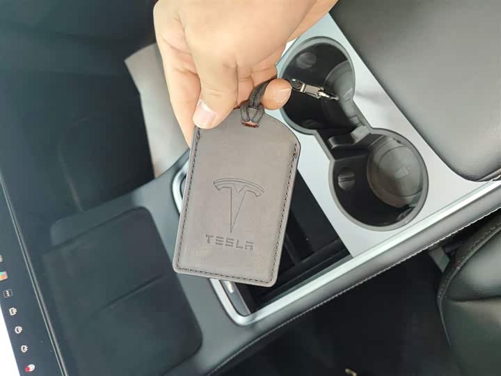 Фото 9 - Tesla Model Y