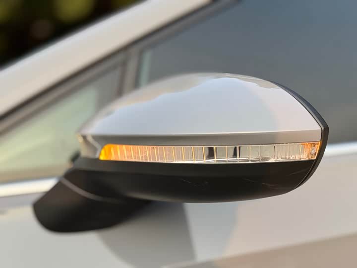 Фото 11 - Volkswagen Golf