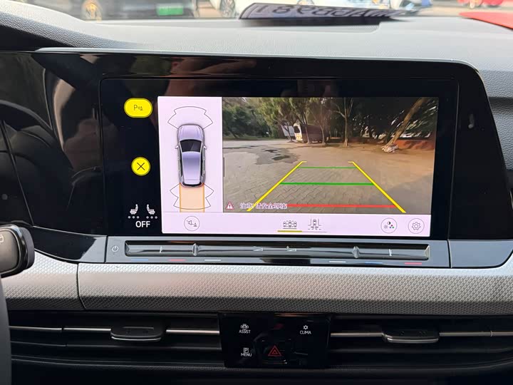 Фото 18 - Volkswagen Golf