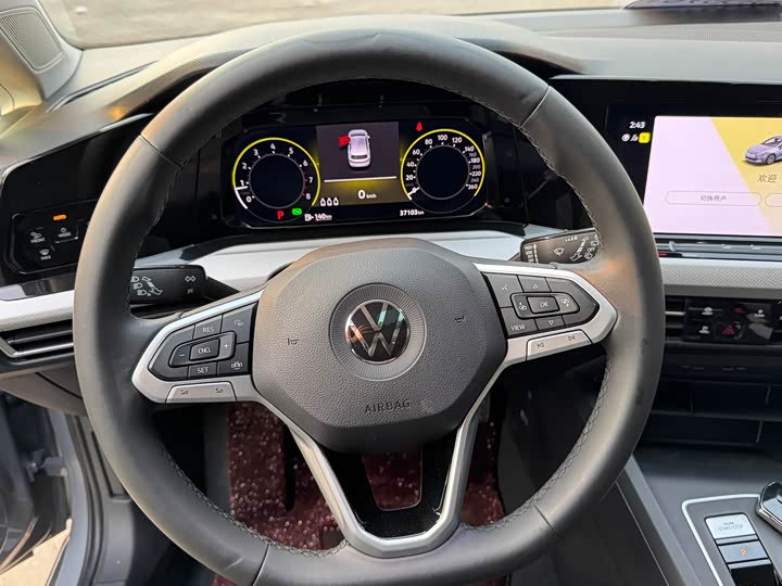 Фото 22 - Volkswagen Golf