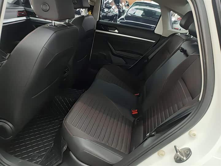 Фото 17 - Volkswagen Lavida