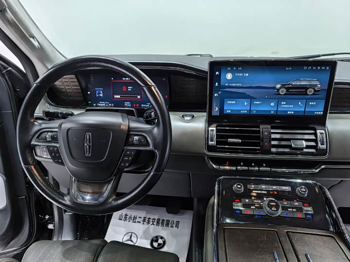 Фото 10 - Lincoln Navigator